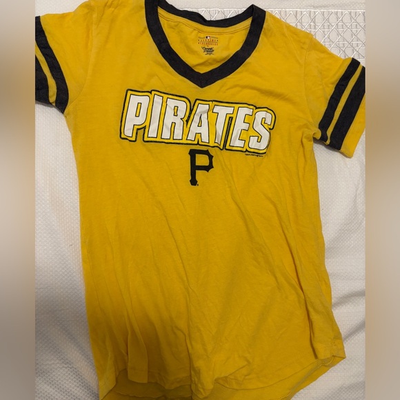 Tops - Pirates women Yellow T-Shirt